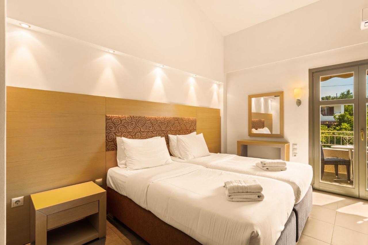 Aparthotel Kalogria Stoúpa Esterno foto