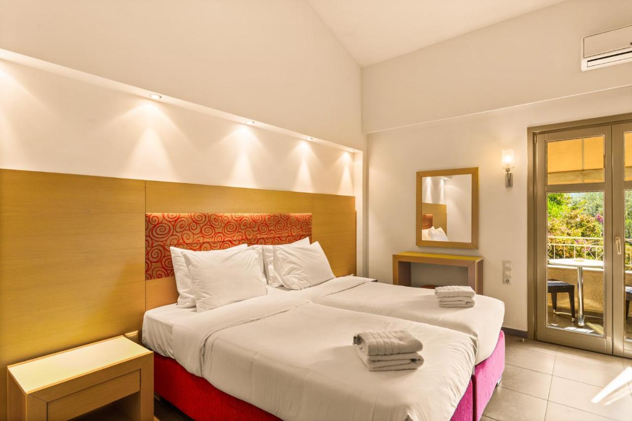 Aparthotel Kalogria Stoúpa Esterno foto